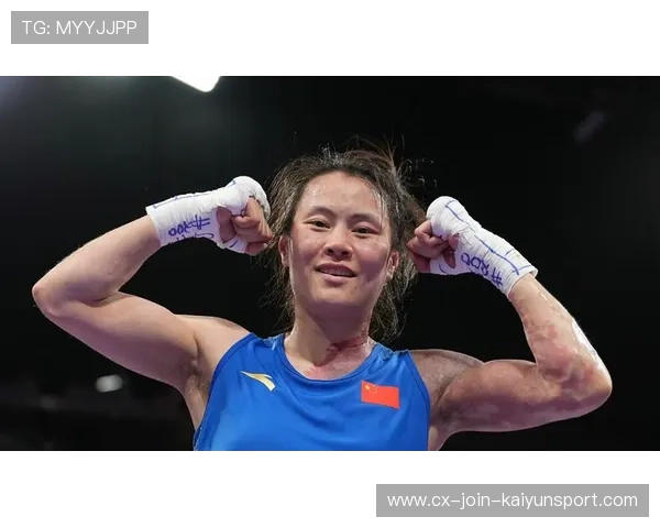 拳击冠军在新闻镜头前爆发：真相背后的血与汗