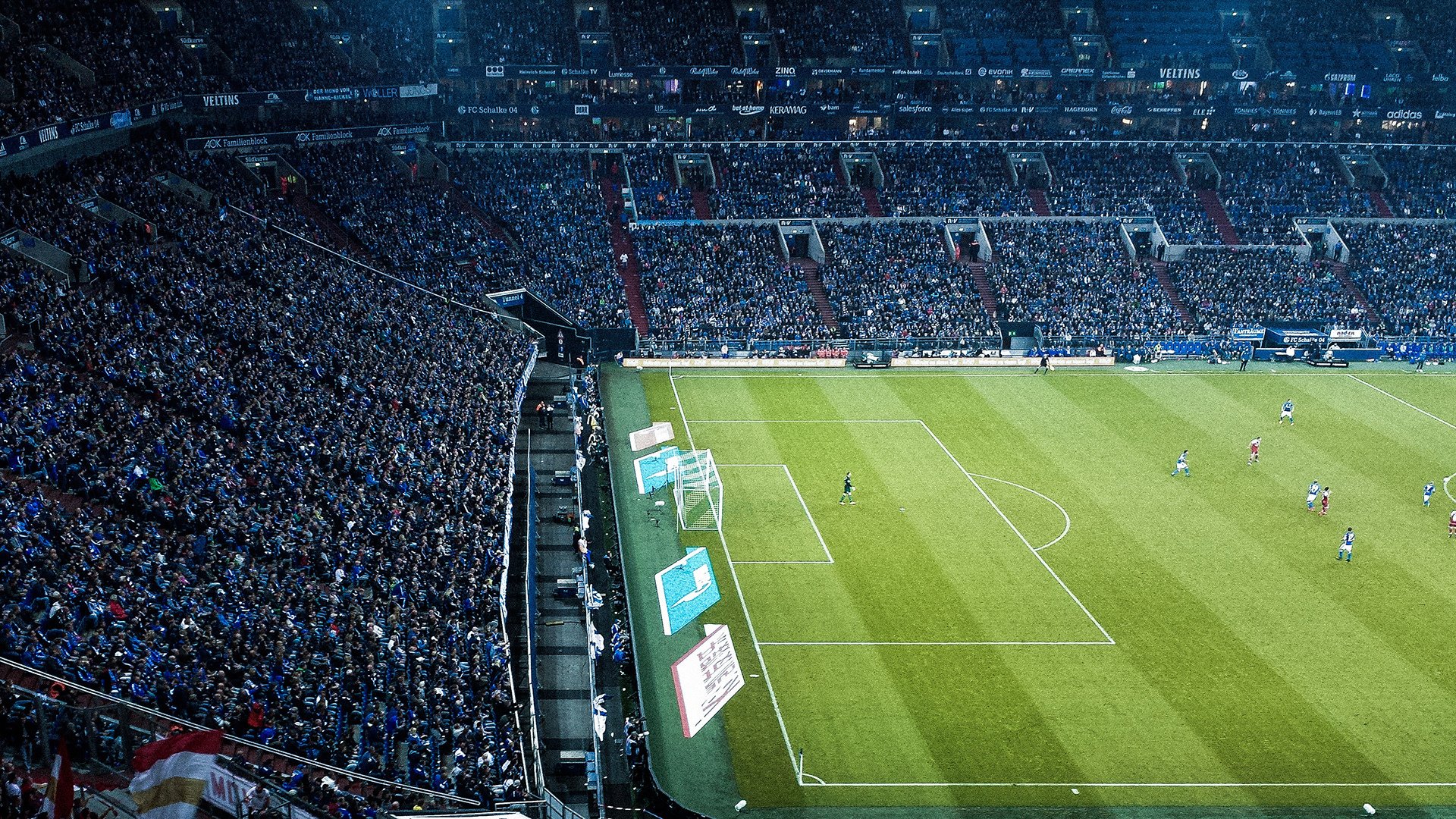 中甲“渝陕德比”重庆两江竞技主场3比1力克陕西长安竞技 看台红蓝交织